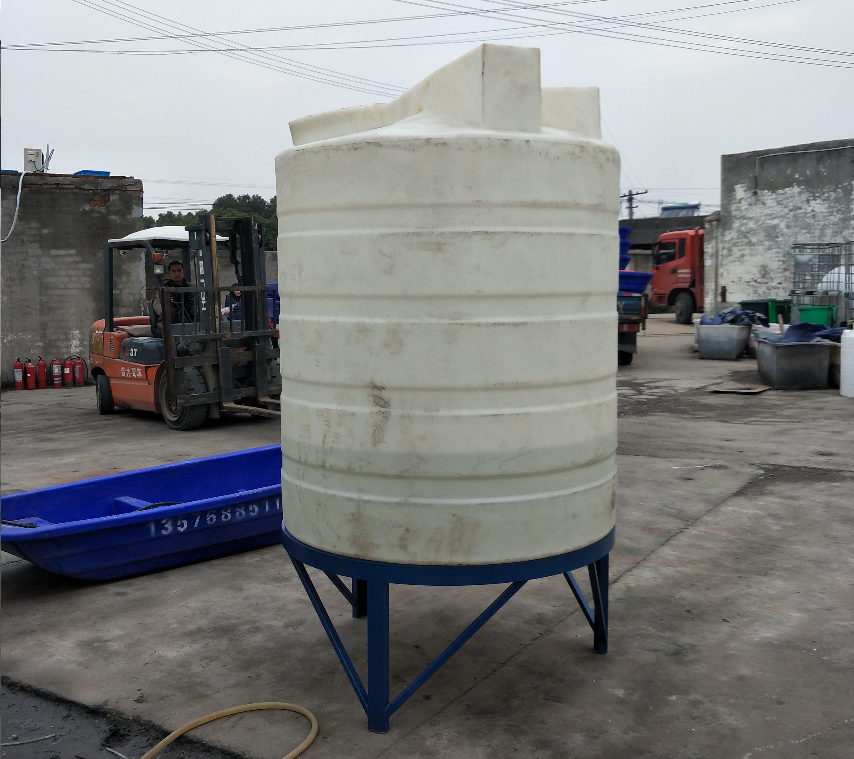 塑料化工儲(chǔ)罐