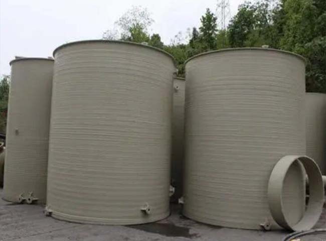 化工防腐儲罐在使用和維修時要注意的事項(xiàng)